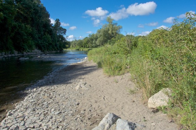 Looking south along the shoreline.