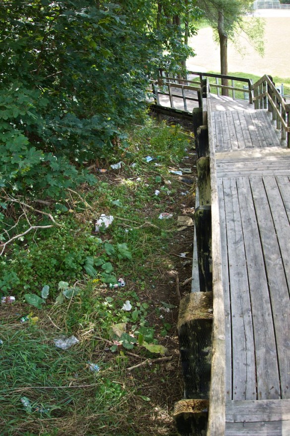 These stairs generate a large amount of garbage.